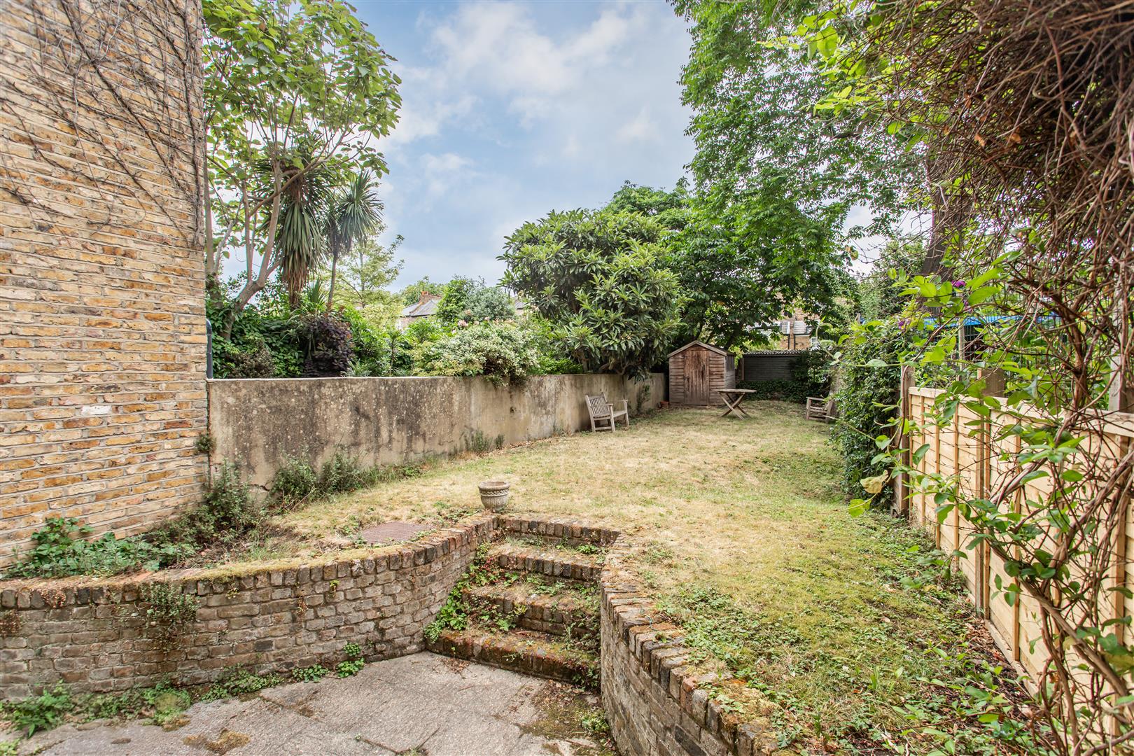 5 bed property in Tredegar Square, Mile End